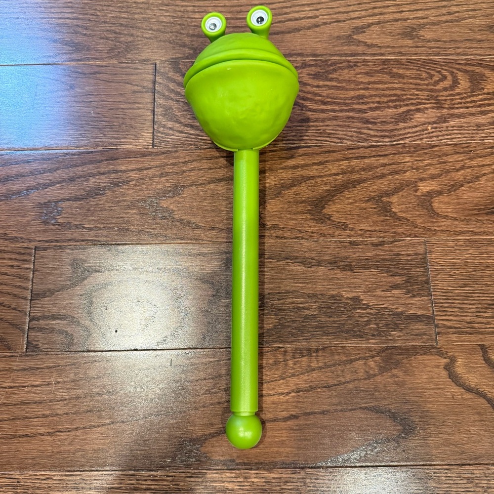 Educational Insights Puppet-on-a-Stick Kai Frog Green 12.5"- Mouth Opens
